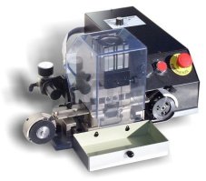 Zariadenie SUPERCUT-RP na strihanie a ohýbanie radiálnych súčiastok